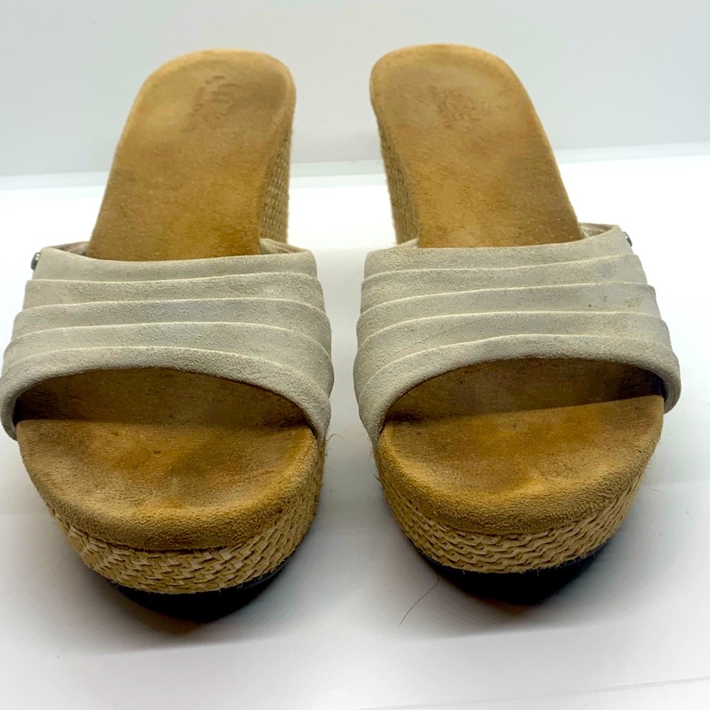 Ugg Women’s Tan Wedges Size 6 - Excellent Condition